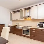 Apartment Prizba Bb III