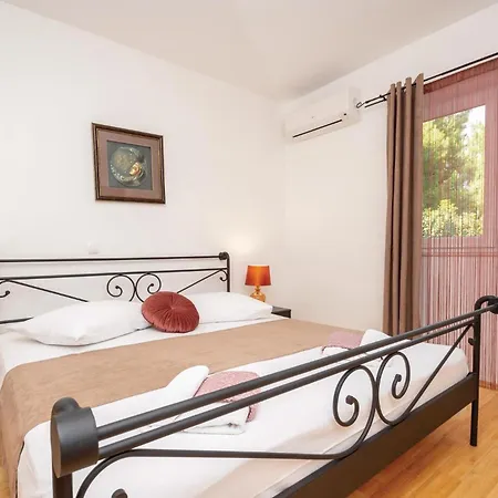 Apartman Stunning Apartment In Prizba With Kitchen *