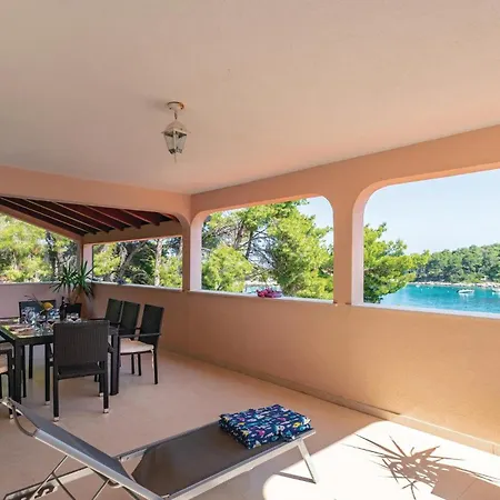 Stunning Apartment In Prizba With Kitchen * Prizba